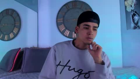 Mike 0233 online show from December 2024 03:11:02 AM