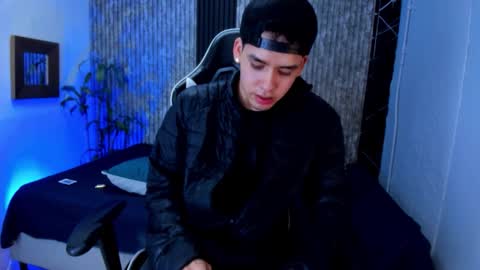 Mike 0233 online show from September 2025 04:40:02 AM