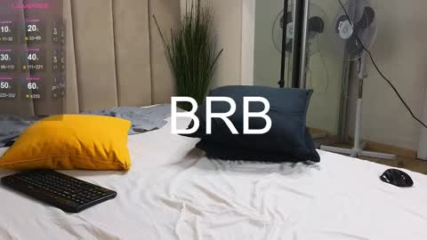 Snapshot of mike___magic chatting on February 2025 02:00:01 PM Mike Magic online show from February 2025 02:00:01 PM