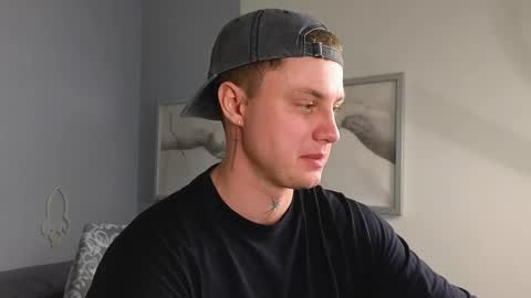 Snapshot of mike___magic chatting on March 2025 10:51:01 AM Mike Magic online show from March 2025 10:51:01 AM