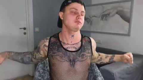 Snapshot of mike___magic chatting on March 2025 10:37:02 AM Mike Magic online show from March 2025 10:37:02 AM