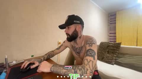 Snapshot of mike_and_anna_ chatting on November 2025 01:44:01 AM Mike and anna online show from November 2025 01:44:01 AM