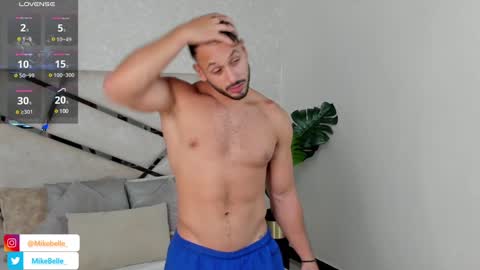 Snapshot of mike_belle chatting on December 2024 08:23:02 PM Mike Belle online show from December 2024 08:23:02 PM