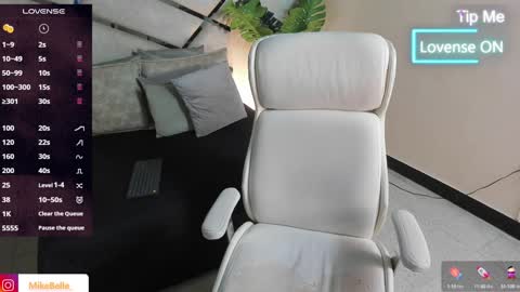 Snapshot of mike_belle chatting on February 2025 01:25:02 AM Mike Belle online show from February 2025 01:25:02 AM