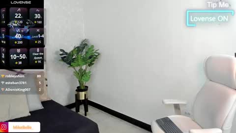 Snapshot of mike_belle chatting on February 2025 02:17:02 AM Mike Belle online show from February 2025 02:17:02 AM