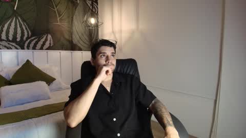 Snapshot of mike_montoya chatting on October 2025 02:08:02 AM Mike Montoya online show from October 2025 02:08:02 AM