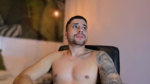 Snapshot of mike_montoya chatting on November 2025 04:01:02 AM Mike Montoya online show from November 2025 04:01:02 AM