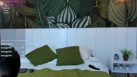 Snapshot of mike_montoya chatting on December 2025 05:24:02 AM Mike Montoya online show from December 2025 05:24:02 AM