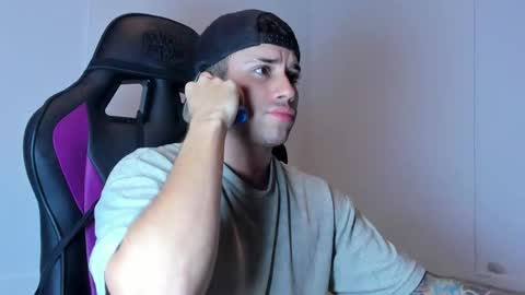 Snapshot of mike_montoya chatting on December 2025 12:25:02 PM Mike Montoya online show from December 2025 12:25:02 PM