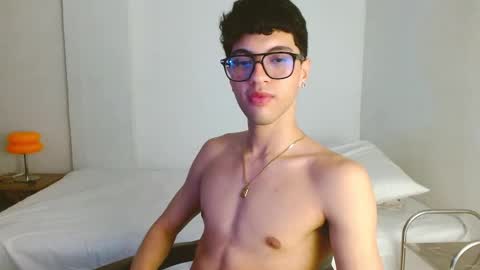 Snapshot of mike_pineapple chatting on November 2025 03:53:02 AM Mike Pineapple online show from November 2025 03:53:02 AM