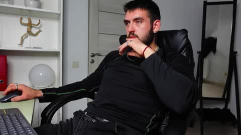 Snapshot of mike_platano chatting on September 2025 09:07:02 PM MIKE PLATANO online show from September 2025 09:07:02 PM