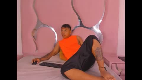 mikeandmoonasm online show from October 2025 12:28:01 PM