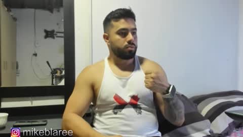 Snapshot of mikeblaree chatting on October 2025 07:08:01 PM mikeblaree online show from October 2025 07:08:01 PM