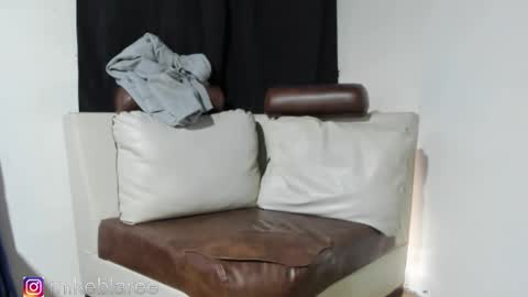 Snapshot of mikeblaree chatting on November 2025 04:51:01 PM mikeblaree online show from November 2025 04:51:01 PM