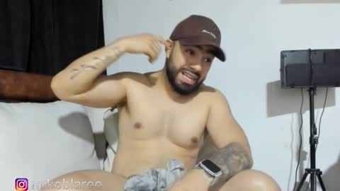 Snapshot of mikeblaree chatting on November 2025 03:37:02 AM mikeblaree online show from November 2025 03:37:02 AM