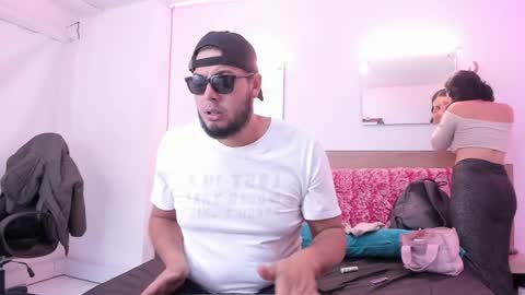 mike y gaby online show from January 2026 01:05:02 PM