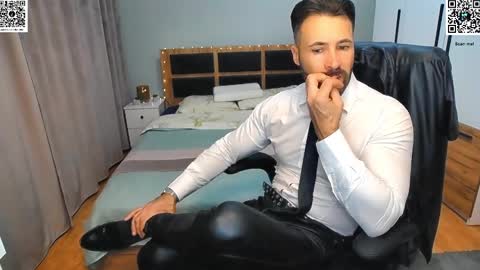 Mike    online show from December 2024 02:05:02 PM