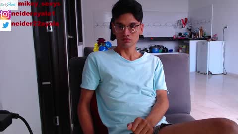 Snapshot of mikey_sexys chatting on December 2024 08:17:02 PM mikey online show from December 2024 08:17:02 PM