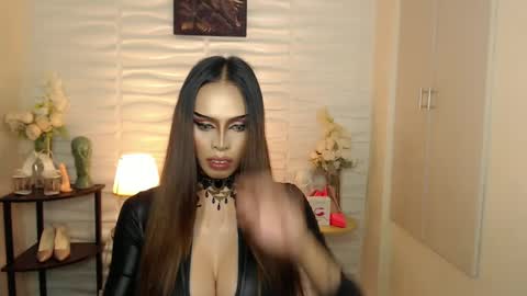 Mistress MikeyAlawi online show from December 2024 03:01:01 PM