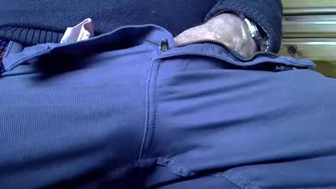 Snapshot of mikeybed chatting on December 2024 01:44:02 PM mikeybed online show from December 2024 01:44:02 PM