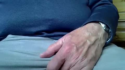 Snapshot of mikeybed chatting on January 2025 09:44:02 AM mikeybed online show from January 2025 09:44:02 AM