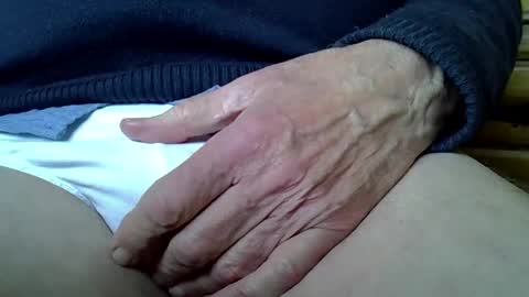 Snapshot of mikeybed chatting on February 2025 02:16:02 PM mikeybed online show from February 2025 02:16:02 PM