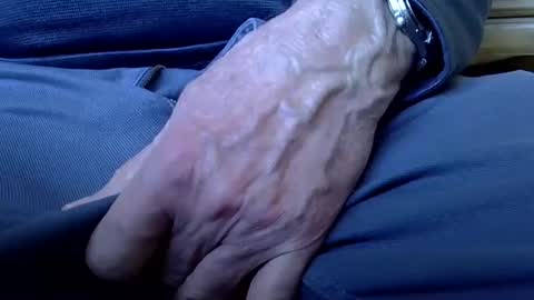 Snapshot of mikeybed chatting on March 2025 02:53:02 PM mikeybed online show from March 2025 02:53:02 PM