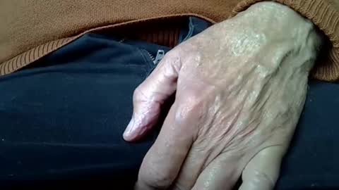 Snapshot of mikeybed chatting on September 2025 08:39:01 AM mikeybed online show from September 2025 08:39:01 AM