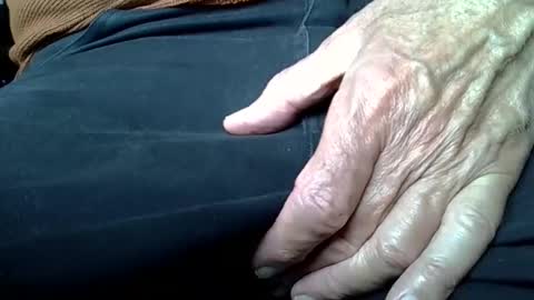 Snapshot of mikeybed chatting on October 2025 12:02:01 PM mikeybed online show from October 2025 12:02:01 PM