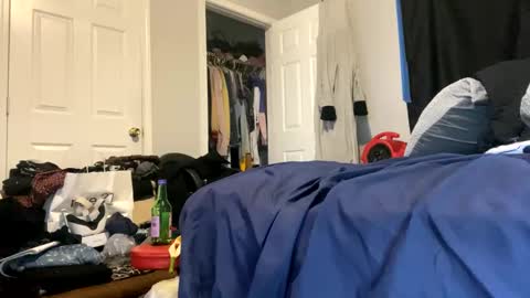 Snapshot of mikeyblunt chatting on January 2025 02:51:01 PM mikeyblunt online show from January 2025 02:51:01 PM