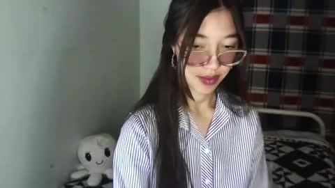 Mikhaela online show from October 2025 04:38:01 AM