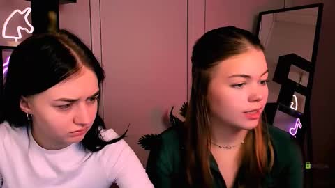 Snapshot of miki_ti chatting on October 2025 09:06:02 AM miki_ti online show from October 2025 09:06:02 AM