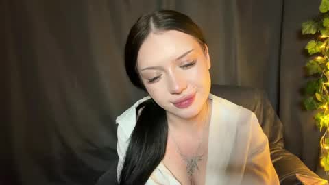 Snapshot of mikiklippel chatting on May 2026 06:09:01 PM Mia online show from May 2026 06:09:01 PM