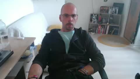 mikmik91 online show from September 2025 01:00:02 PM