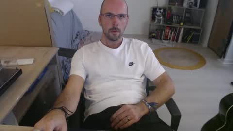 mikmik91 online show from October 2025 02:07:01 PM