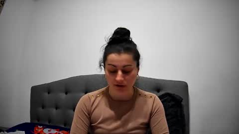 Mikyloveu online show from December 2024 04:09:01 PM