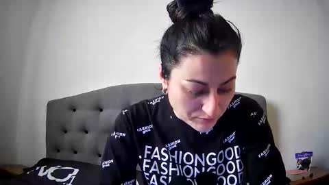 Mikyloveu online show from March 2026 03:08:01 PM