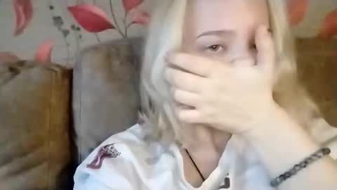 Snapshot of mila_420 chatting on September 2025 01:43:02 PM Mila 420 online show from September 2025 01:43:02 PM