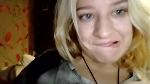 Snapshot of mila_420 chatting on October 2025 02:00:01 AM Mila 420 online show from October 2025 02:00:01 AM