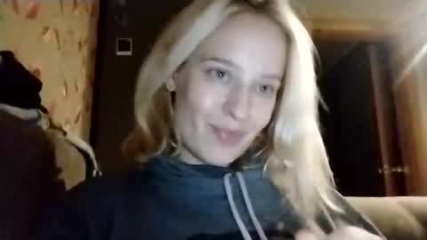 Snapshot of mila_420 chatting on November 2025 09:32:01 PM Mila 420 online show from November 2025 09:32:01 PM