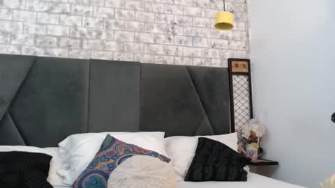 mila_adamss online show from December 2025 11:04:02 AM