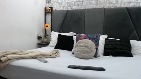 mila_adamss online show from December 2025 10:33:01 AM