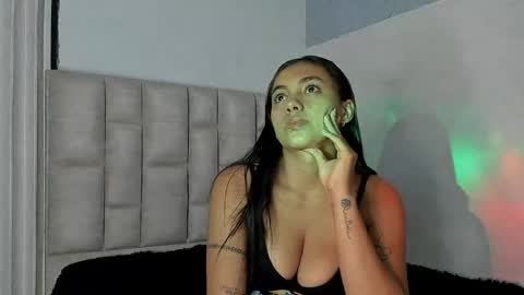 Snapshot of mila_bigboobs chatting on April 2026 10:04:02 AM mila online show from April 2026 10:04:02 AM
