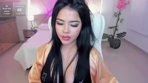 mila_blaze online show from September 2025 03:20:01 AM