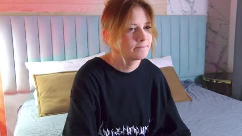 mila_blum online show from April 2026 05:28:01 PM