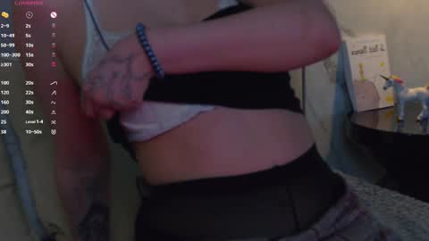 Snapshot of mila_blum chatting on April 2026 05:30:01 PM mila_blum online show from April 2026 05:30:01 PM