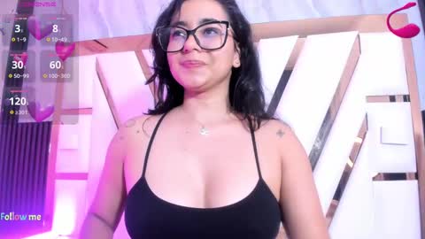 Camila online show from September 2025 07:02:02 PM