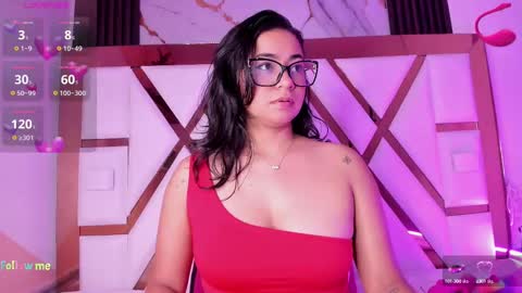 Camila online show from October 2025 07:11:01 PM