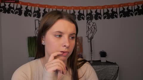 Snapshot of mila_glow chatting on October 2025 08:13:02 PM mila_glow online show from October 2025 08:13:02 PM