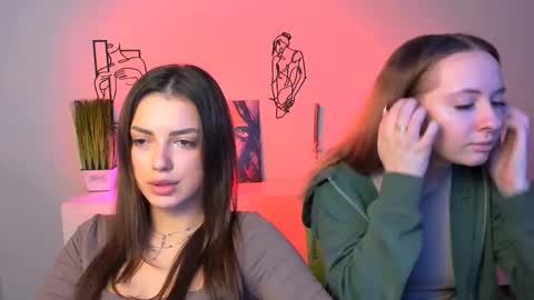 Snapshot of mila_glow chatting on November 2025 06:01:01 AM mila_glow online show from November 2025 06:01:01 AM